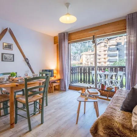 Charming With Balcony Near The Slopes *