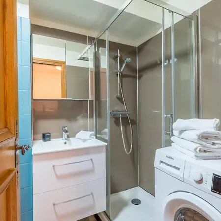 Charming With Balcony Near The Slopes * Chamonix